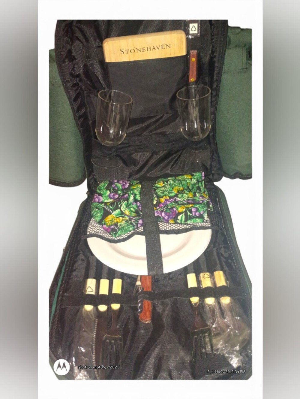 Stonehaven 2-Person Insulated Picnic Backpack Set - Grapes & Leaves Pattern